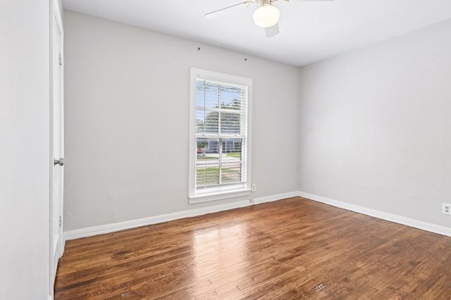 3812 Marks Place, Fort Worth, TX 76116