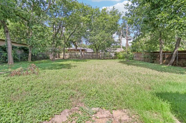 3812 Marks Place, Fort Worth, TX 76116