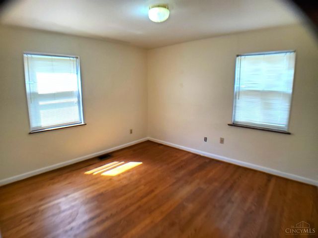 5837 E Kemper Road, Sharonville, OH 45241