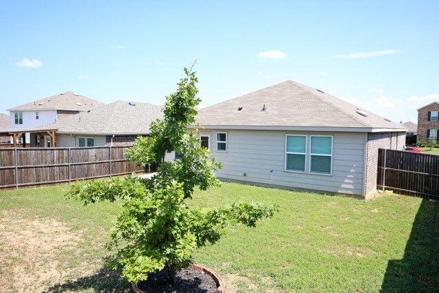 1416 Waggoner Drive, Aubrey, TX 76227
