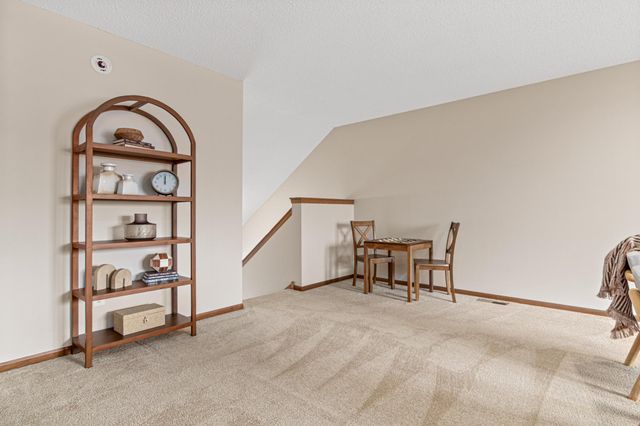 10759 Falling Water Lane B, Woodbury, MN 55129