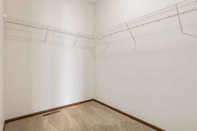 10759 Falling Water Lane B, Woodbury, MN 55129