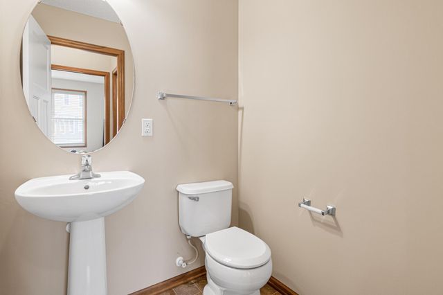 10759 Falling Water Lane B, Woodbury, MN 55129