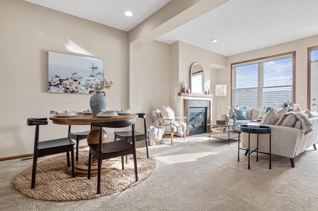 10759 Falling Water Lane B, Woodbury, MN 55129