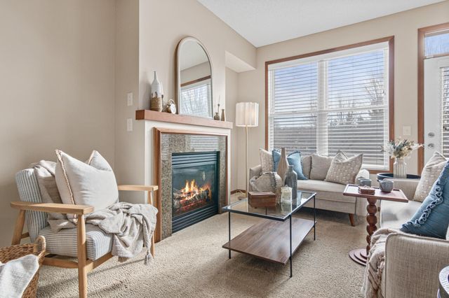 10759 Falling Water Lane B, Woodbury, MN 55129