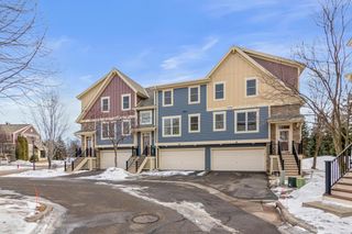 10759 Falling Water Lane B, Woodbury, MN 55129