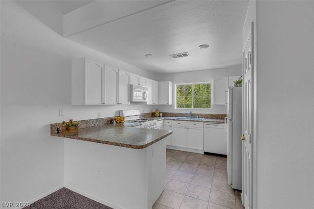 353 Amber Pine Street 203, Las Vegas, NV 89144