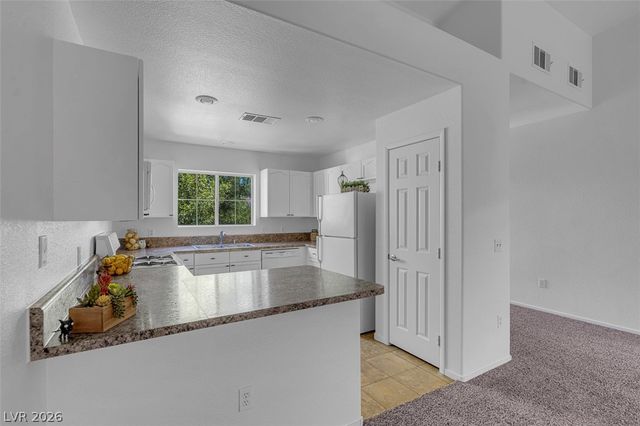 353 Amber Pine Street 203, Las Vegas, NV 89144