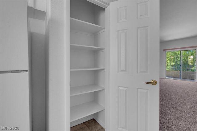 353 Amber Pine Street 203, Las Vegas, NV 89144