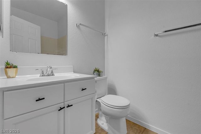 353 Amber Pine Street 203, Las Vegas, NV 89144