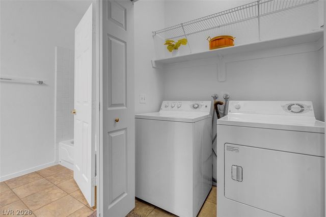 353 Amber Pine Street 203, Las Vegas, NV 89144