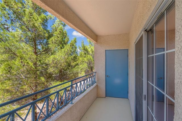 353 Amber Pine Street 203, Las Vegas, NV 89144
