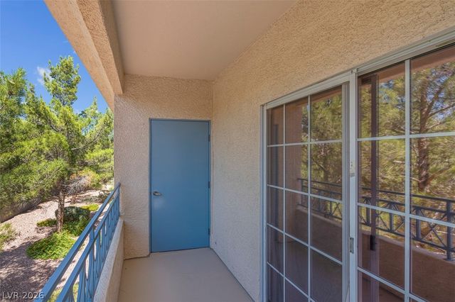 353 Amber Pine Street 203, Las Vegas, NV 89144