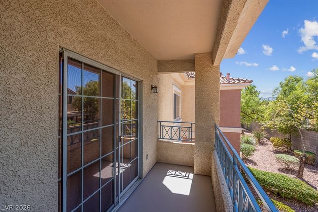 353 Amber Pine Street 203, Las Vegas, NV 89144