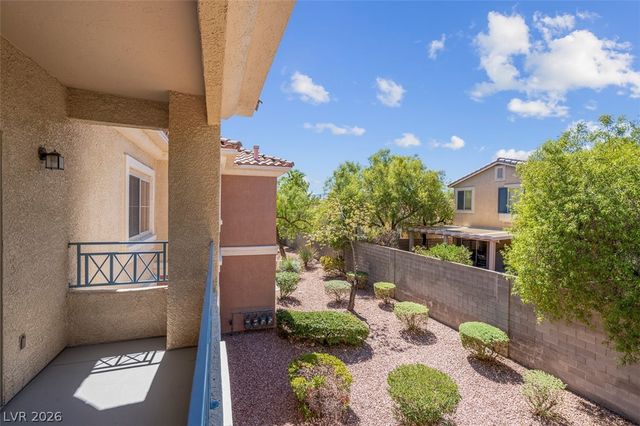 353 Amber Pine Street 203, Las Vegas, NV 89144