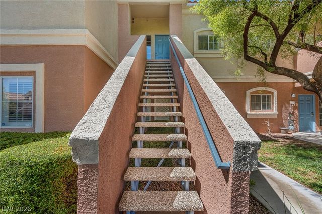 353 Amber Pine Street 203, Las Vegas, NV 89144