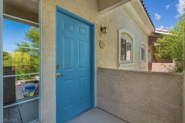 353 Amber Pine Street 203, Las Vegas, NV 89144