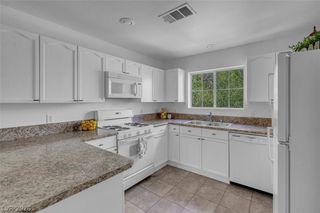 353 Amber Pine Street 203, Las Vegas, NV 89144
