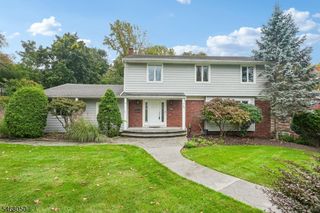 26 Almroth Dr, Wayne Twp., NJ 07470