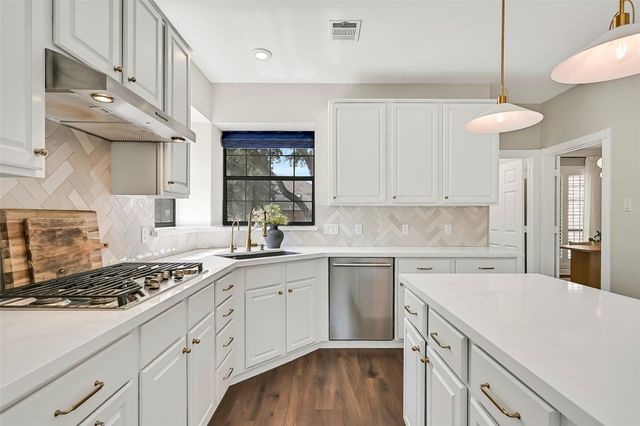2505 Sarasota Drive, Friendswood, TX 77546