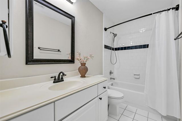 2505 Sarasota Drive, Friendswood, TX 77546