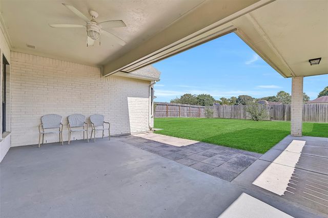2505 Sarasota Drive, Friendswood, TX 77546