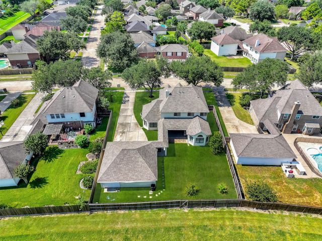 2505 Sarasota Drive, Friendswood, TX 77546