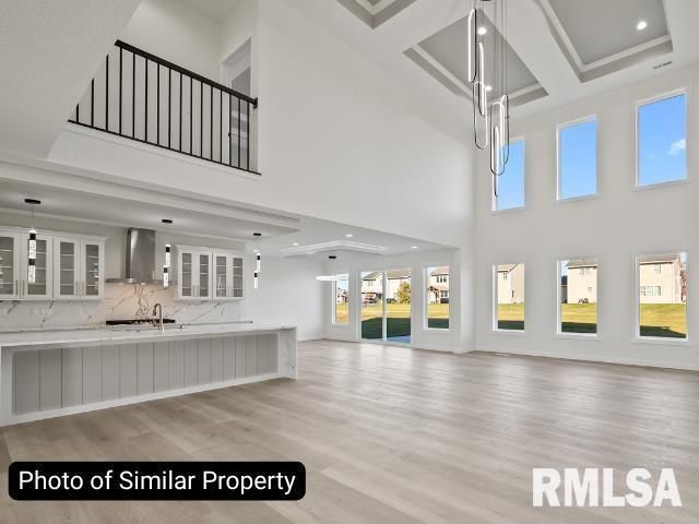 1713 KATIE Court, Davenport, IA 52807