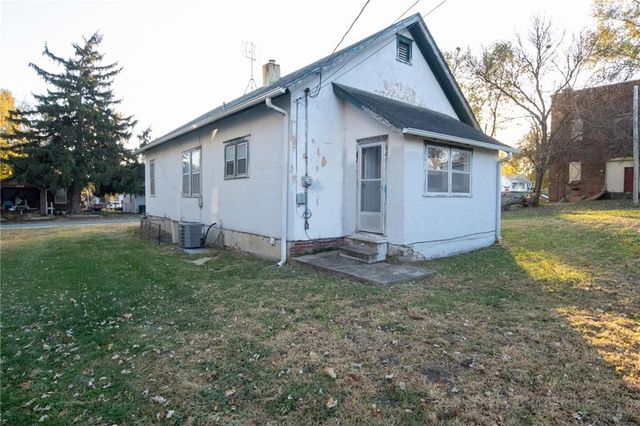 1015 Corby Street, St Joseph, MO 64501