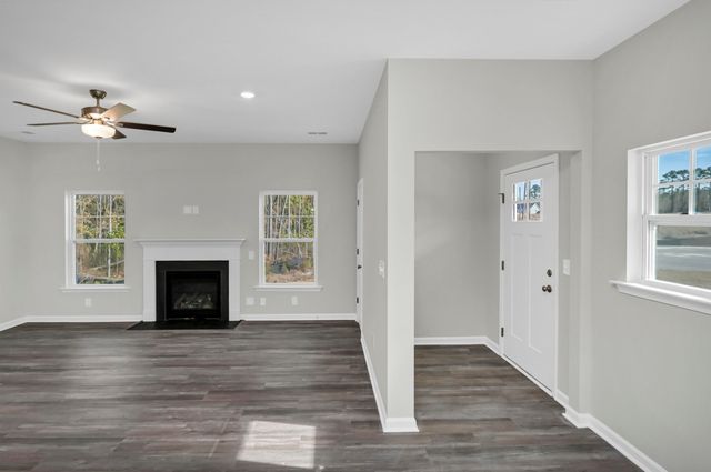 211 Raglins Way, Lugoff, SC 29078