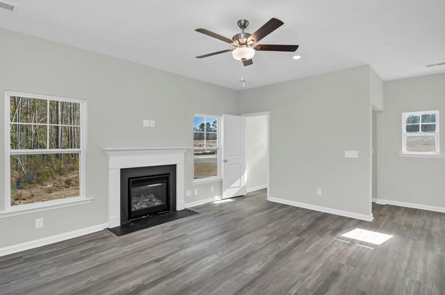 211 Raglins Way, Lugoff, SC 29078