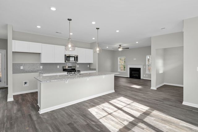 211 Raglins Way, Lugoff, SC 29078