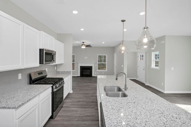 211 Raglins Way, Lugoff, SC 29078