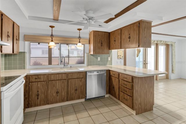 12302 QUAIL RUN ROW, Hudson, FL 34667