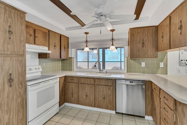 12302 QUAIL RUN ROW, Hudson, FL 34667