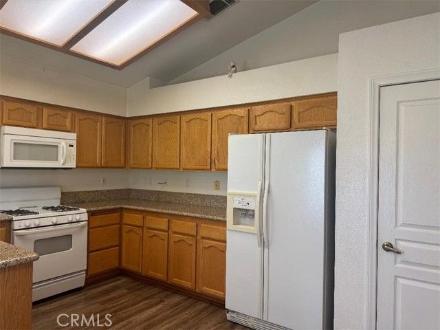 19569 Saint Andrews Way, Apple Valley, CA 92308