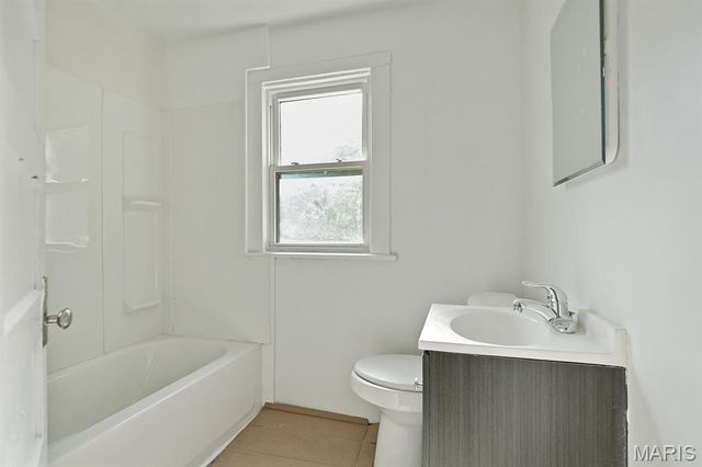 404 W Kirkham Avenue, Webster Groves, MO 63119