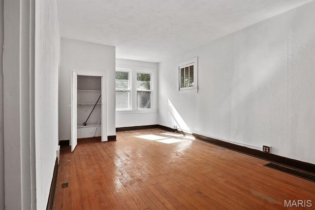 404 W Kirkham Avenue, Webster Groves, MO 63119