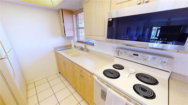 311 GARVIN STREET 201D, Punta Gorda, FL 33950