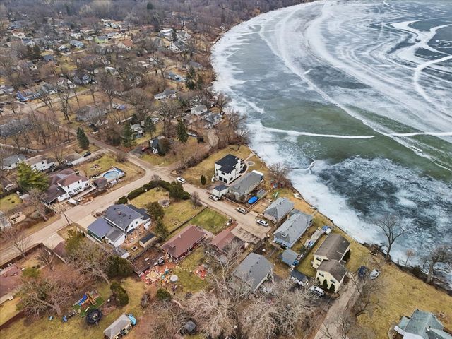 297 E Lakeview Avenue, Round Lake Beach, IL 60073