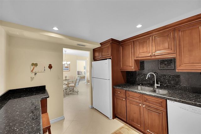 531 N Ocean Boulevard 410, Pompano Beach, FL 33062