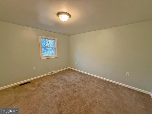 1316 EDGEMONT RD, Harrisburg, PA 17109