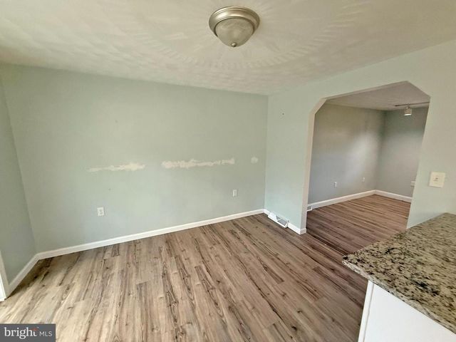 1316 EDGEMONT RD, Harrisburg, PA 17109