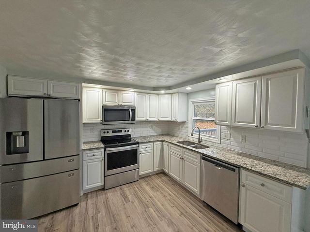 1316 EDGEMONT RD, Harrisburg, PA 17109