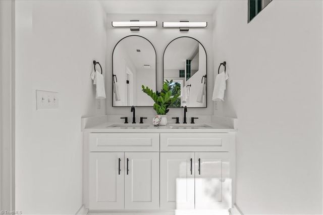 210 S Carter Street, Liberty, NC 27298