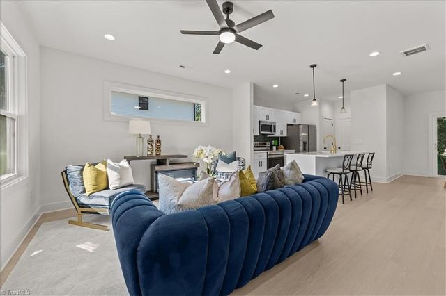 210 S Carter Street, Liberty, NC 27298