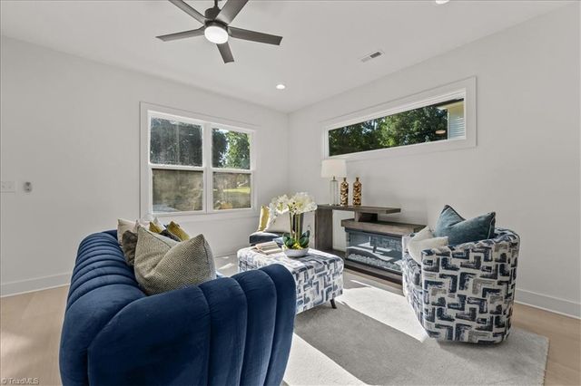 210 S Carter Street, Liberty, NC 27298