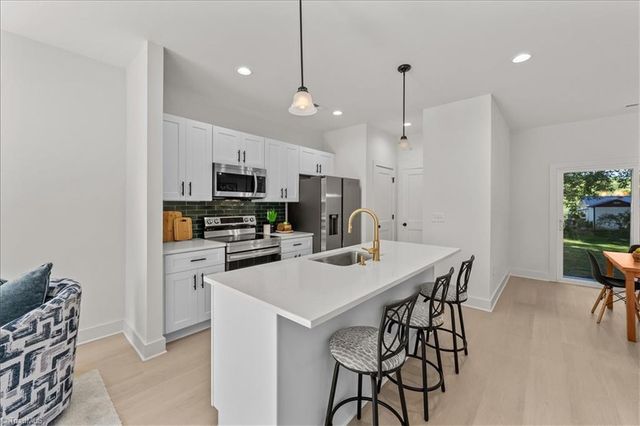 210 S Carter Street, Liberty, NC 27298