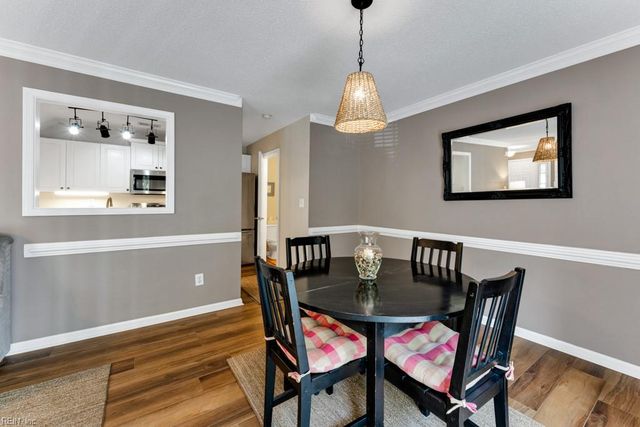 2453 Old Greenbrier RD # 124, Chesapeake, VA 23325