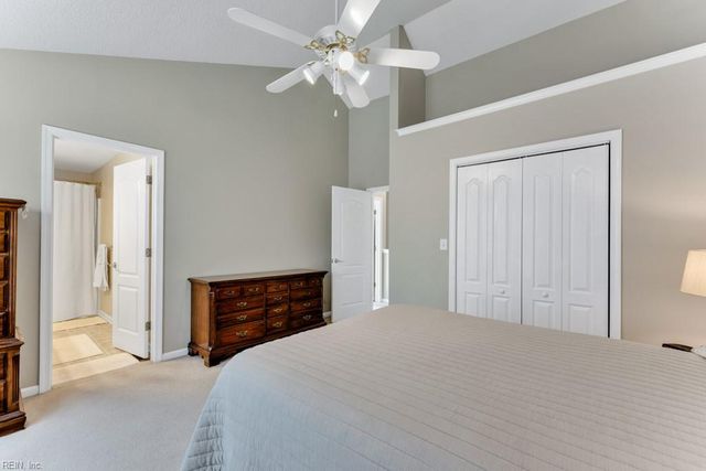 2453 Old Greenbrier RD # 124, Chesapeake, VA 23325